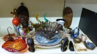 Murano and studio glass items, Johnson Historic America large platters,