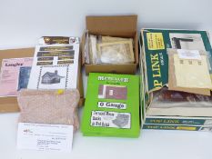 Eleven 0 gauge building kits including Metcalfe card examples, N.M.