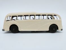 Mettoy clockwork diecast model Streamline Express Coach 820,