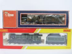 Two 00 gauge locomotives, Hornby 4-6-2 LNER Class A1 Flying Scotsman 4472 R2675,