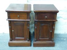 A pair of bedside cabinets W41 x D41 x H71cm