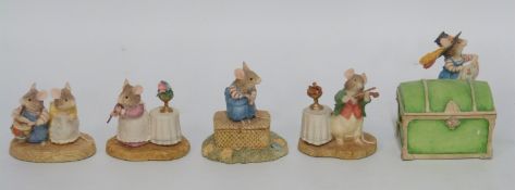 Four Border Fine Arts Brambly Hedge figures Merry Midwinter trinket box, with certificate,