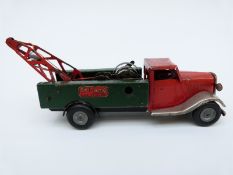 Tri-ang Minic clockwork tinplate Tri-ang Recovery Lorry with red cab,