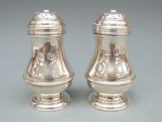 Edward VIII pair of Britannia standard hallmarked silver pepper pots, Ldn 1936, 8cm tall,