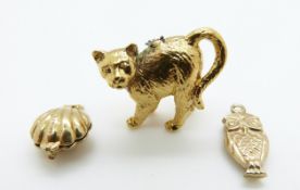 A 9ct gold charm in the form of an owl,
