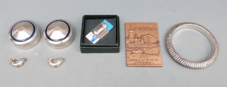 A pair of white metal and enamel trinket pots marked 800, diameter 4.