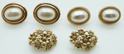 A pair of 9ct gold daisy earrings and two pairs of earrings set with faux pearls, 8.