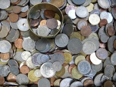 A large collection of world coinage, pre-Euro and current Euros, also includes USA, Canada,