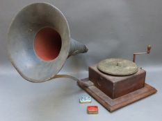 The Gramophone and Typewriter Company c1905 'Berliner' style horn gramophone in oak case with
