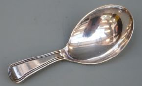 Georgian hallmarked silver caddy spoon with thread decoration to handle, London 1804,