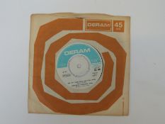 Maxines Parlour by Crocheted Doughnut Ring (DM180).