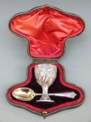 Victorian hallmarked silver christening egg cup and spoon in original fitted case,