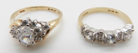 Two 14k gold rings set with cubic zirconia, size Q, 4.5g, O, 2.8g.
