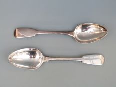 A pair of Georgian provincial hallmarked silver fiddle pattern dessert spoons, Newcastle 1822,