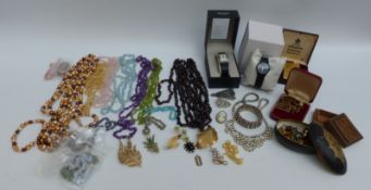 A collection of costume jewellery to include garnet, rose quartz, peridot,