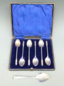 Edward VII cased set of hallmarked silver apostle spoons, Sheffield 1906 maker W.S.Savage & Co.