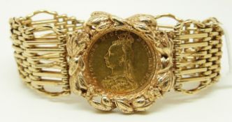 An 1890 gold full sovereign set into a 9ct gold gate bracelet, 48.