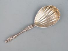 Victorian hallmarked silver apostle caddy spoon with shell shaped bowl,