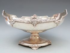 Mappin and Webb George V hallmarked silver pedestal oval bowl with decorative shaped border,