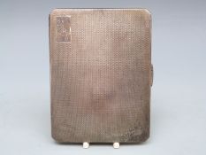 Art Deco hallmarked silver cigarette case with engine turned decoration and gilt interior,