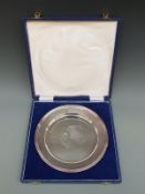 1976 Queen's visit to the USA hallmarked silver limited edition silver plate, diameter 23cm, 355g,