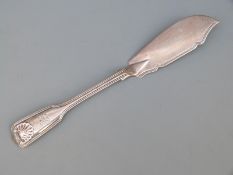 Victorian hallmarked silver fiddle, thread and shell pattern butter or fish knife, London 1870,