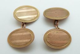 A pair of 9ct rose gold cufflinks with engine turned decoration, 4.