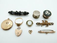 A 9ct gold heart padlock (2.