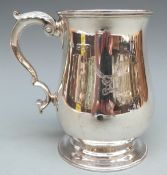 Victorian hallmarked silver baluster-shaped pint tankard, Ldn 1893,