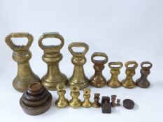 A run of bell weights 7lb downwards together with a further 7lb weight and a quantity of Avery and