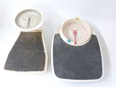 Counselor and EKS person weighing scales