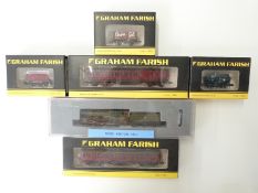 Graham Farish by Bachmann N gauge 4-6-0 GWR locomotive Road Ashton Hall 4965 372-002 together with