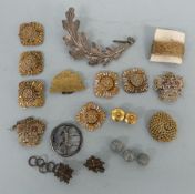 Victorian 16th Lancers officer's cloth and silver/gold wire rank badges comprising six Lieutenant