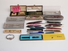 Quantity of pens to include Conway Stewart floral fountain pen with 14ct gold nib,
