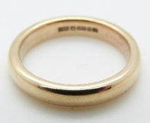 A 9ct gold wedding band / ring, size N, 4.