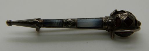 Victorian silver brooch set with agate