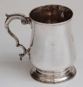 Georgian hallmarked silver baluster shaped pedestal tankard, London 1779 maker Charles Woodward,