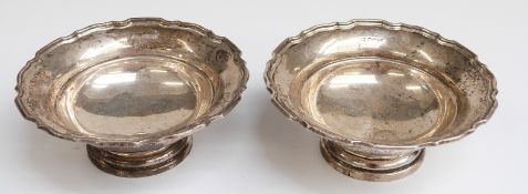 Walker & Hall pair of George V pedestal bon bon dishes, with shaped edge, Sheffield 1933 and 1934,