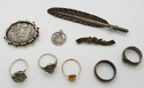 A white metal brooch extending to a pencil, Victorian brooch,