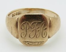 A 9ct gold signet ring, size S, 5.