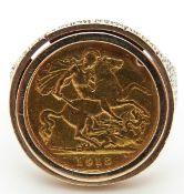 A 9ct gold ring set with a 1915 gold half sovereign, 15.