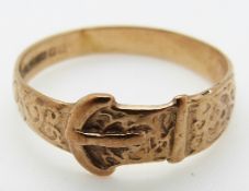 A 9ct gold buckle ring, size N, 1.