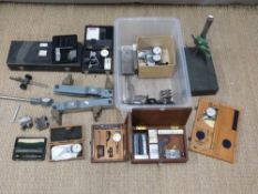 A quantity of engineering measuring tools including dial test indicators, Cussons pitch tester,