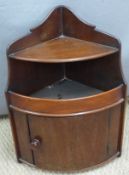 Small bow fronted 19thC/ 20thC corner cupboard with shelf above,