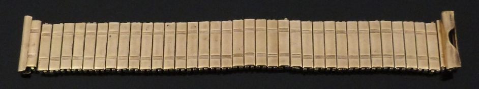 A 9ct gold gentleman’s expanding wristwatch bracelet, lug width 17mm, 13cm long, 30.6g