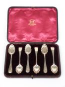 Victorian cased set of six hallmarked silver teaspoons with shell bowls, London 1895 maker West &