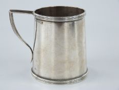 George VI hallmarked silver tankard of tapering form, London 1924 maker Cornelius Desormeaux