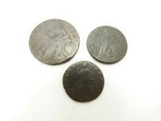 1694 William and Mary halfpenny, F, together with a farthing of the same period, GF and a further NF