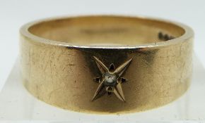 A 9ct gold ring, 5.7g, size V