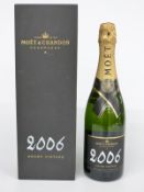 Moet & Chandon 2006 Grand Vintage Champagne, 75cl, 12.5% vol, in original presentation box.